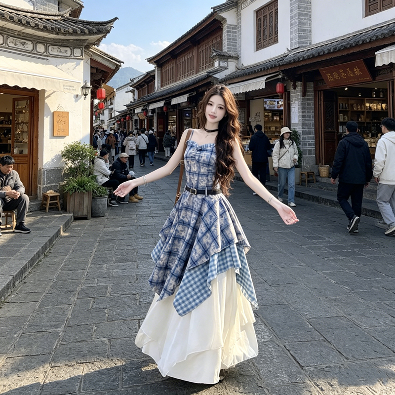 Plus-Size American-Style Design Blue Tie-Dye Patchwork Plaid Spaghetti Strap Dress for Women, Slimming Waist-Cinching Long Dress for Chubby Girls Plus-Size American-Style Design Blue Tie-Dye Patchwork Plaid Spaghetti Strap Dress for Women, Slimming Waist-Cinching Long Dress for Chubby Girls