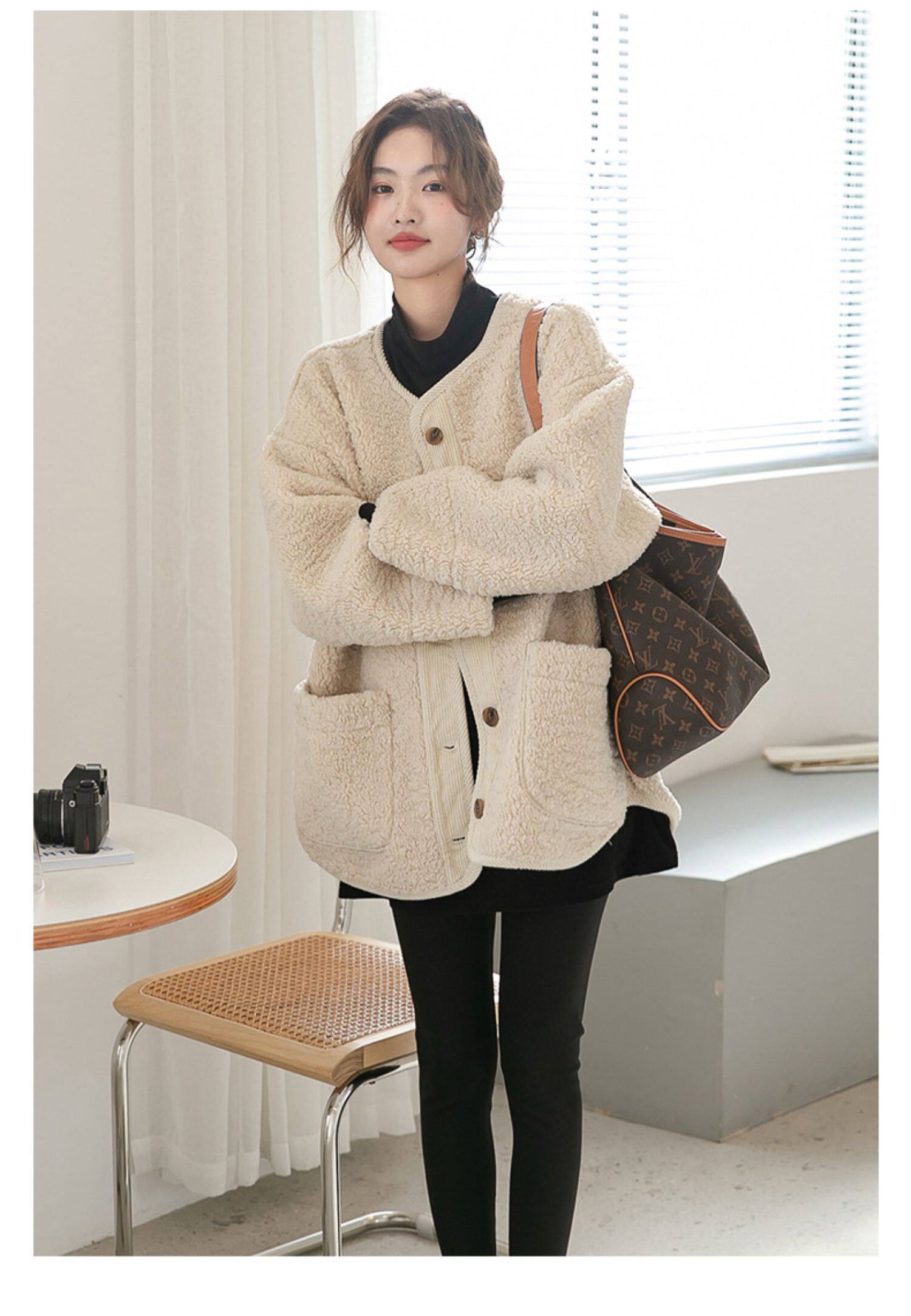 Пальто для беременных 孕妇装秋冬新款宽松大码遮肚显瘦无领羊羔毛保暖外套