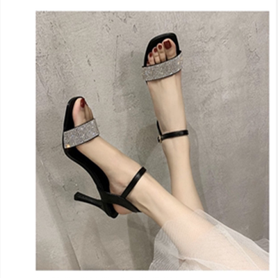 7真软皮凉鞋女高跟细跟2021新款时尚百搭一字扣方头中跟女凉鞋