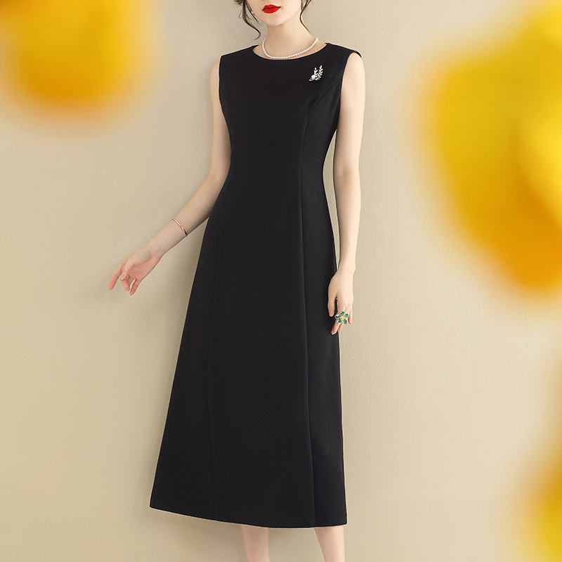 Autumn New Sleeveless Dress, Simple Mid-Length, Slim-Fitting, Versatile, Little Black Dress, French-Style Tank Dress