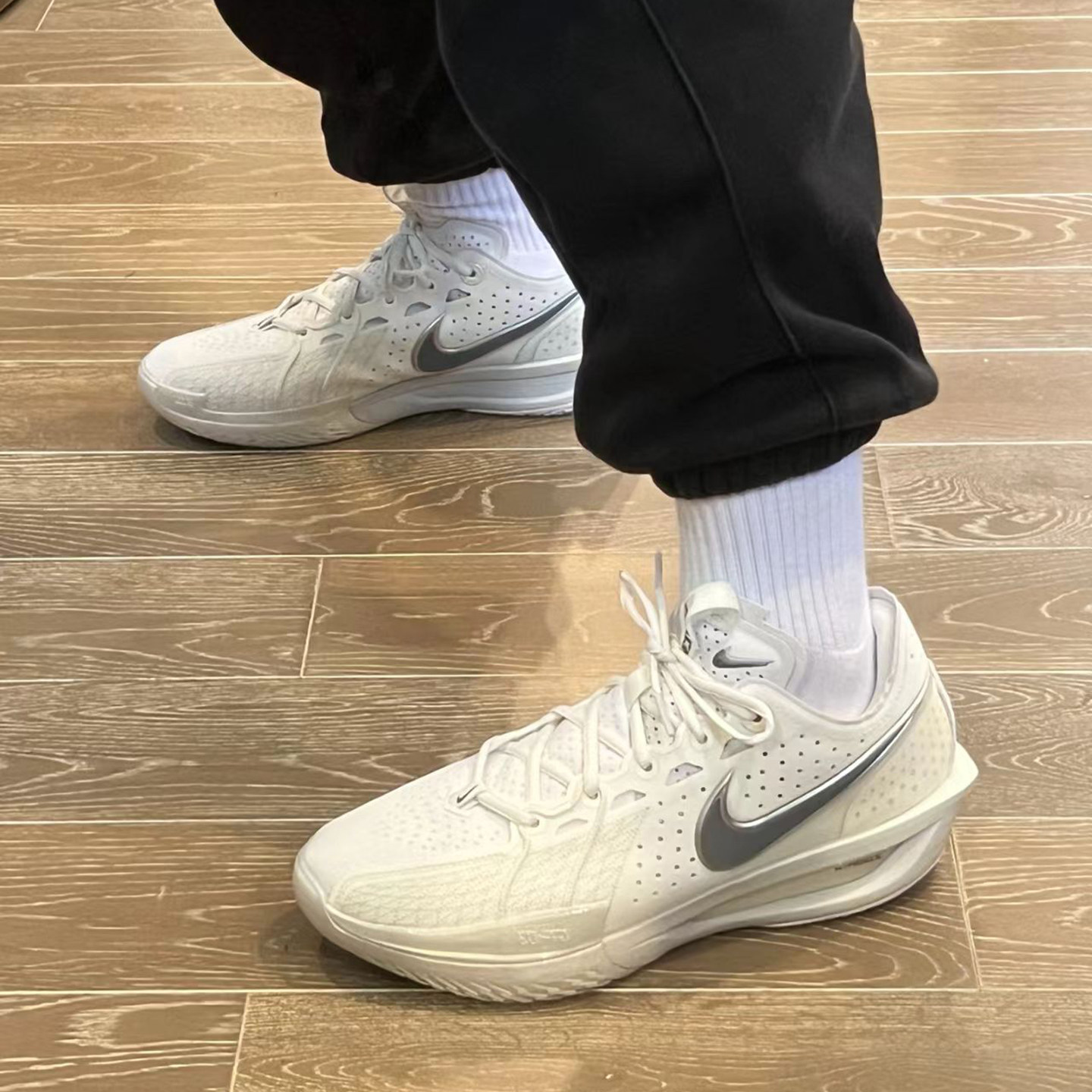 Nike G.T.Cut 3 白色男子篮球鞋：舒适百搭，球场新宠