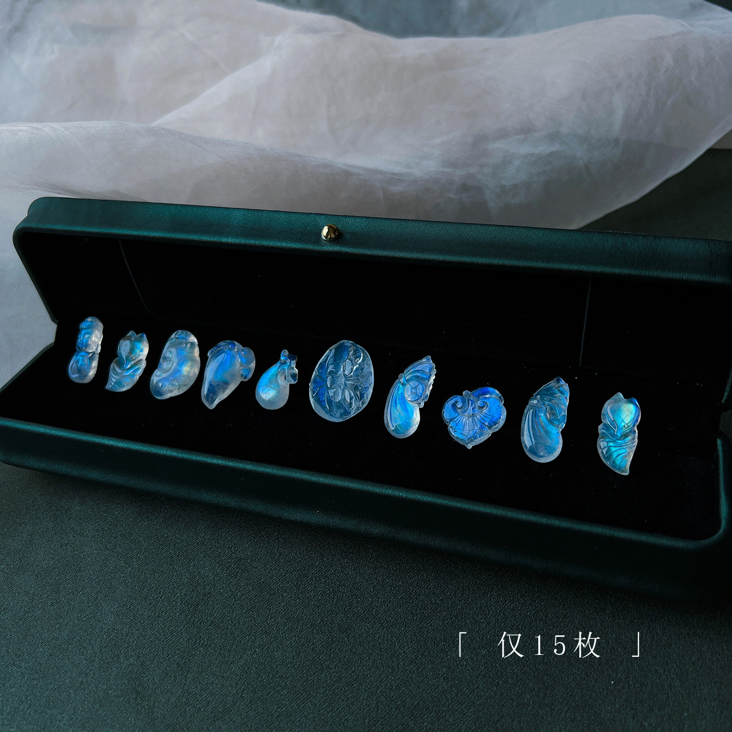 Only 15 sold out of stock No Supplements Small Crowddesign Ice Species Full Blue Color Moon Light Stone Pendant Necklace Women's Hair necklace