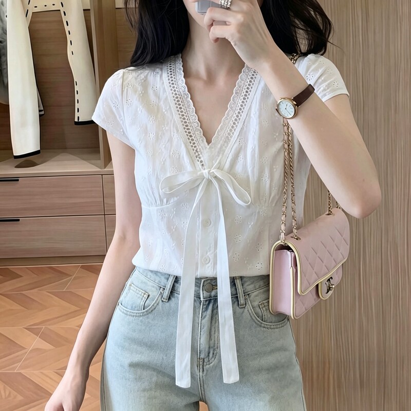 Silk French-Style V-Neck Shirt for Women, New Summer Fashion Lace Embroidery Blouse, Mulberry Silk Waist-Cinching Shirt