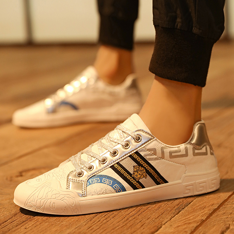 European station men's shoes 2021 new summer Korean men's casual board shoes versatile trend Medusa small white shoes men