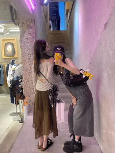 Xzz очаровательная бумага бумага для кондиционирования воздуха человека Bi Bettown Тибетская тибетская с длинным рукавом Две женские тонкие темперамента темперамента