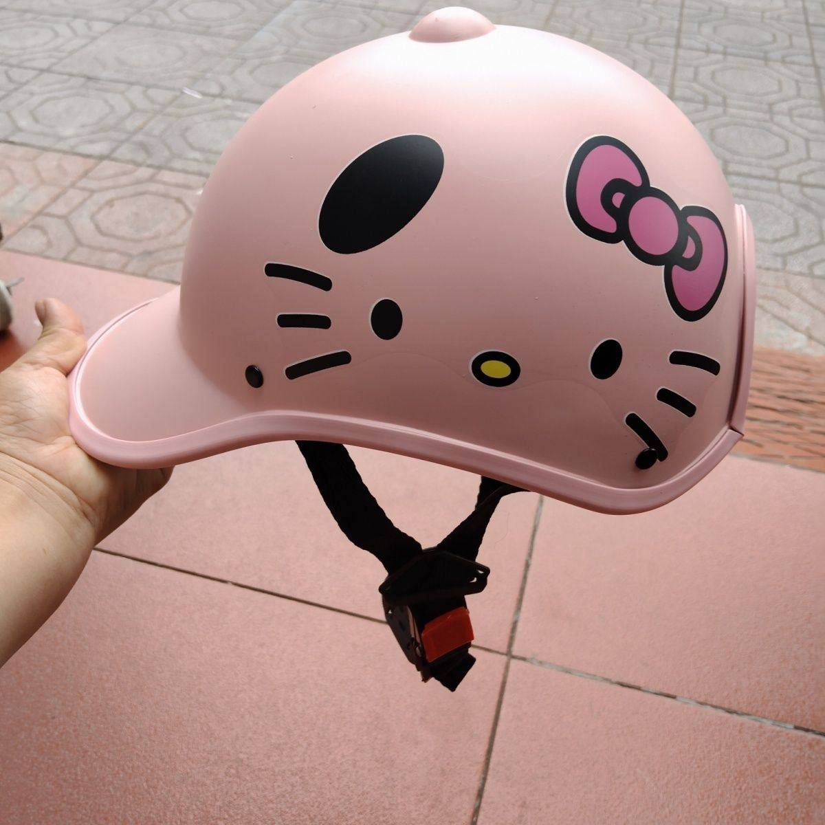 頭囲58cm、ベトナムからの輸入品、ポニーテール用バイクヘルメット、電動スクーターヘルメット、アヒル口デザイン、超軽量、ポニーテールを結ぶことができます。