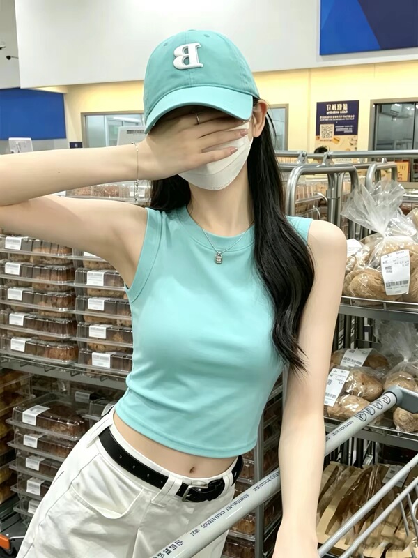 Mint Green Music Festival Outfit: Round Neck, Tight-Fitting, Short Sleeveless Top, Sexy and High-End Style, Stunning Little Tank Top Mint Green Music Festival Outfit: Round Neck, Tight-Fitting, Short Sleeveless Top, Sexy and High-End Style, Stunning Little Tank Top