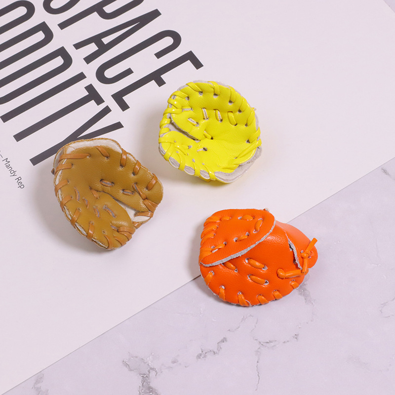 4.5cm Amazon's Popular Baseball Keychain Pendant Mini Softball Glove Keychain Sports Baseball Softball 4.5cm Amazon's Popular Baseball Keychain Pendant Mini Softball Glove Keychain Sports Baseball Softball