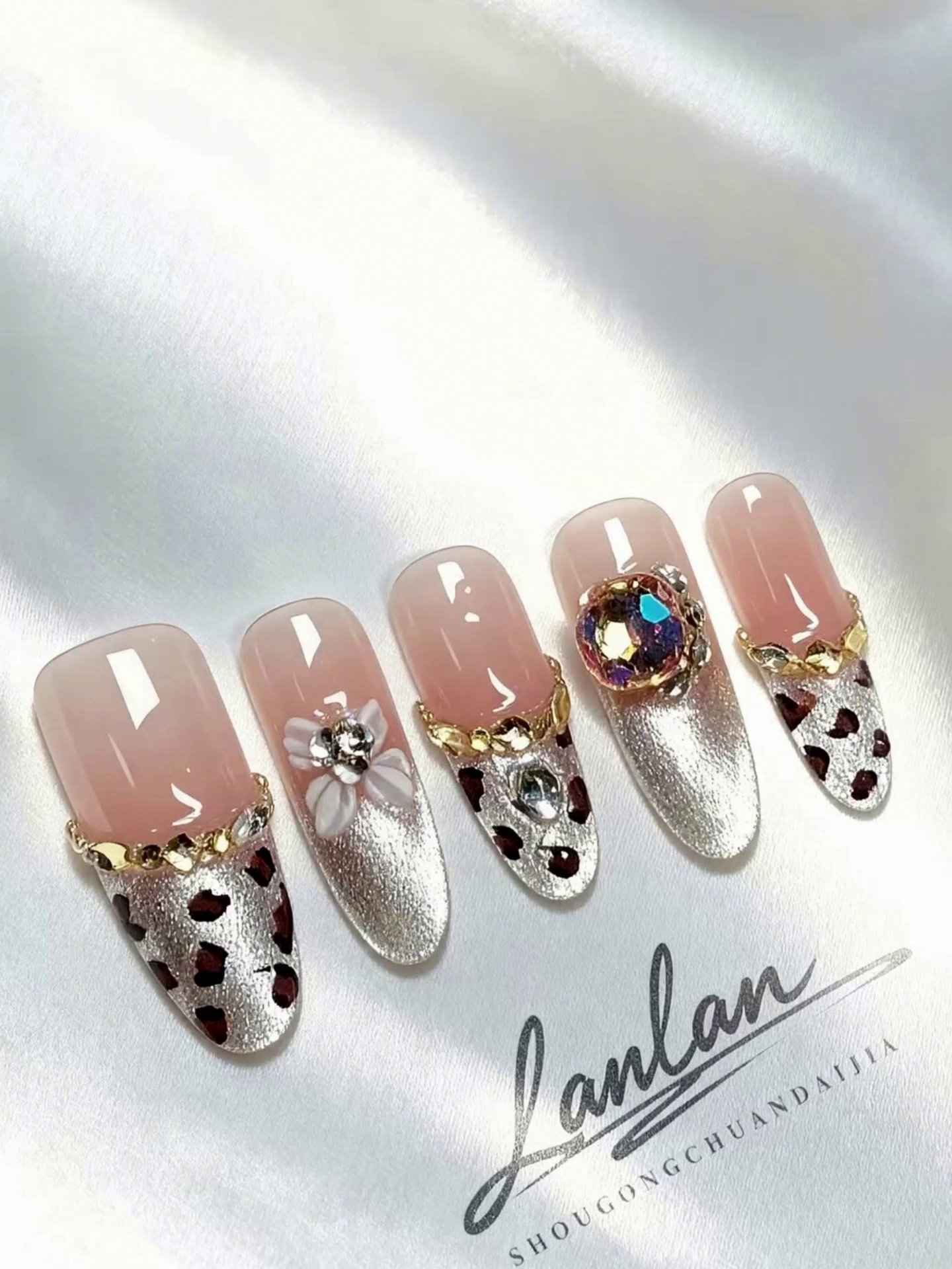 小野猫】是你的灵魂碎片，披上它，野性就觉醒了_穿戴甲_淘宝美妆网