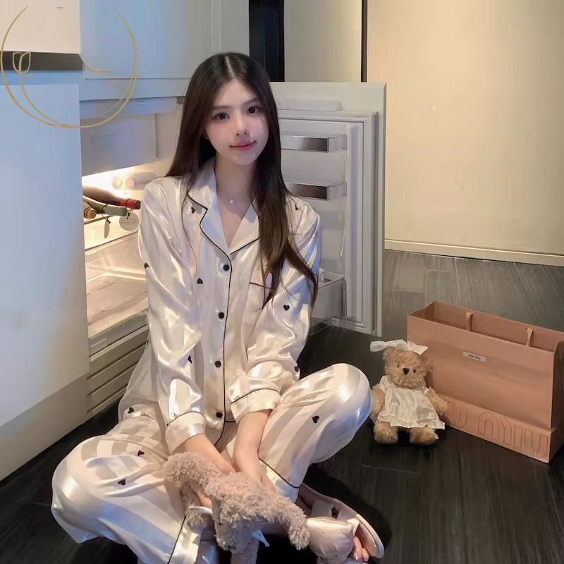 Autumn Silk Pajamas for Women, Spring and Autumn Style, High-End Home Wear with Chest Pads, Pure Desire Style, Two-Piece Set in Gift Box Autumn Silk Pajamas for Women, Spring and Autumn Style, High-End Home Wear with Chest Pads, Pure Desire Style, Two-Piece Set in Gift Box