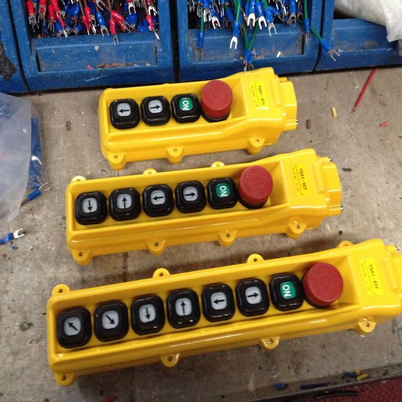 Ghost head chain electric crane driving handle button remote control switch 0 5 tons handle controller cable