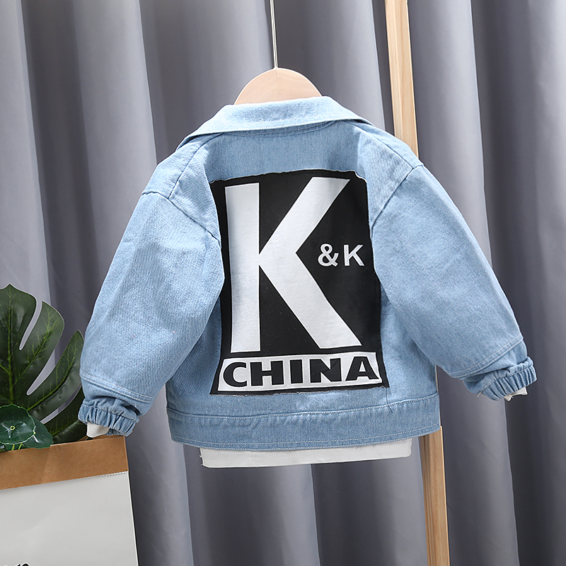 Chàng trai denim jacket 2020 mới bé trai trẻ dành cho trẻ em của không khí quần áo mùa xuân và mùa thu bé áo khoác thủy triều.