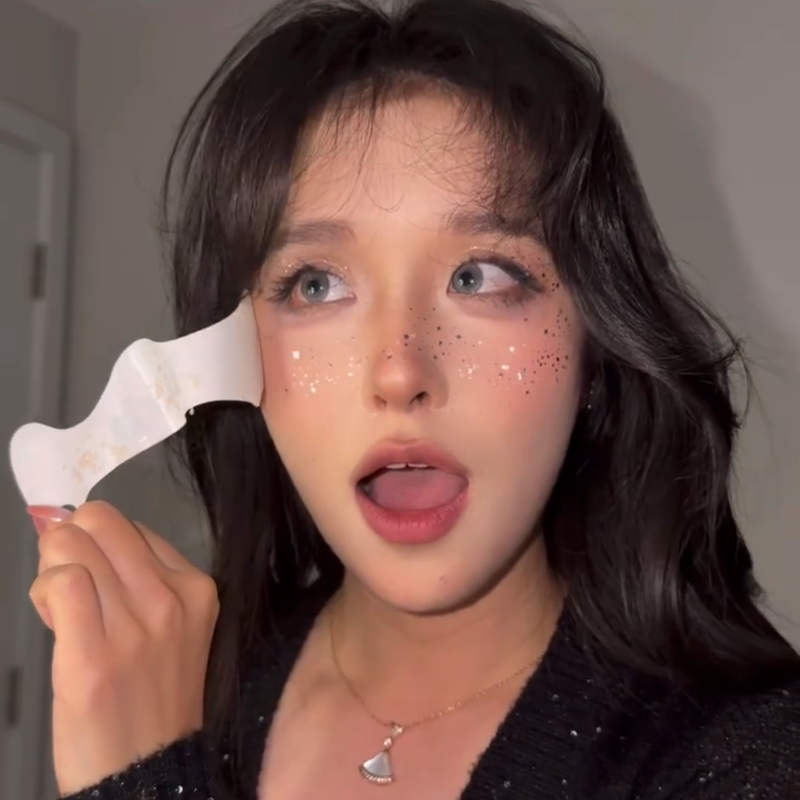 Glowing Freckles Shiny Stickers Tattoo Stickers European and American Hot Girl Makeup ins Style Waterproof and Sweat-Proof Long-Lasting Facial Decoration