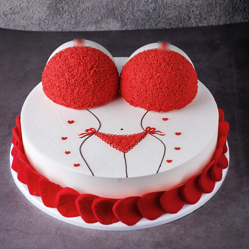 Bikini spice cake model emulates 2022 new birthday fake cake samples