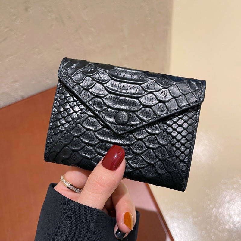 Leather card bag mini ultra-thin new 2021 net red crocodile pattern card bag retro small buckle coin purse women