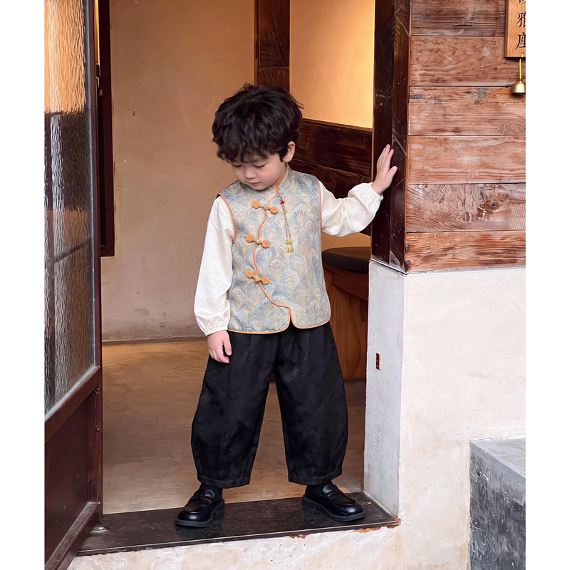 Mid-Autumn Festival Boys' Hanfu Suit, Autumn Children's New Chinese-Style Hanfu Vest, Little Gentleman Black Wide-Leg Pants Mid-Autumn Festival Boys' Hanfu Suit, Autumn Children's New Chinese-Style Hanfu Vest, Little Gentleman Black Wide-Leg Pants