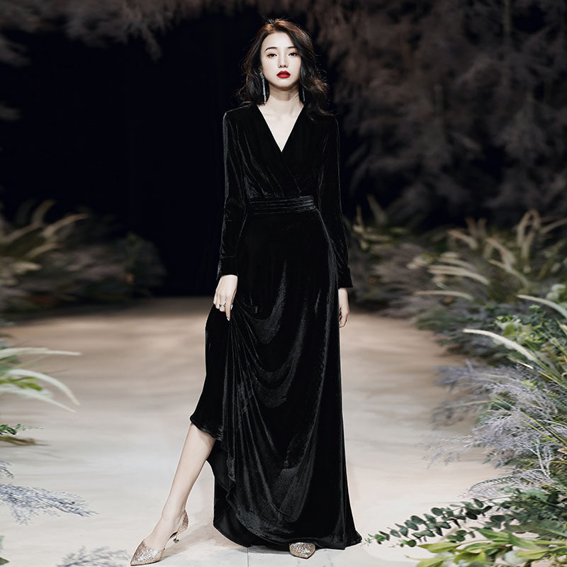 Velvet Evening Dress for Women, New High-End Choral Conductor Style, Light Luxury, Niche, Sophisticated, Annual Meeting, Art Exam, Black Long Dress