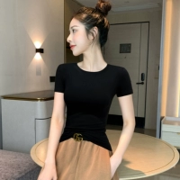 Черный [маленькая круглая шея тонкие линии]