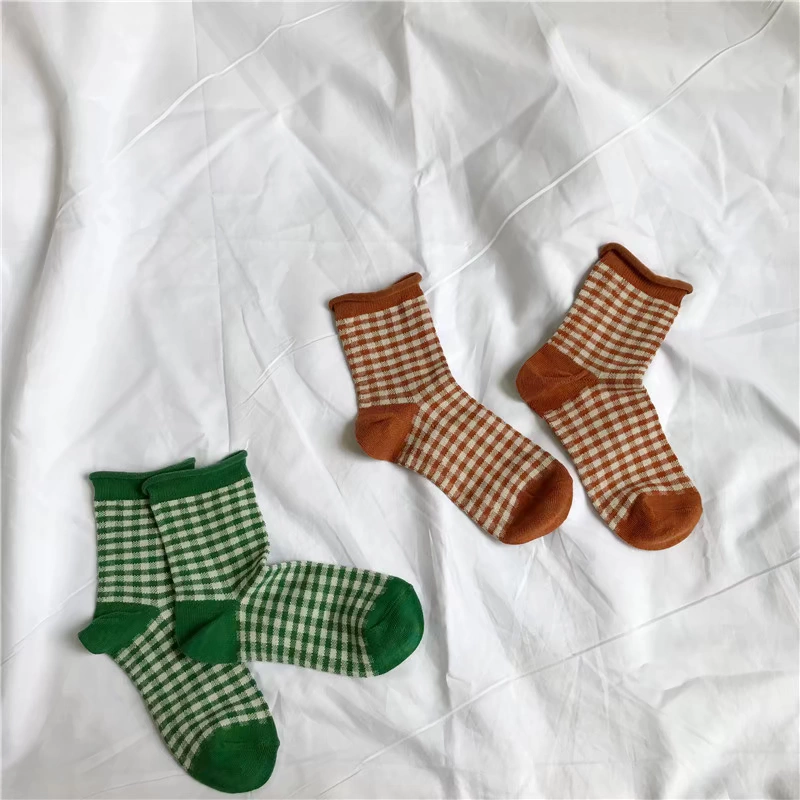 Cô gái kẻ sọc retro hoang dã vớ cotton vớ đại học vớ gió vớ mùa thu và mùa đông thủy triều đưa học sinh trong vớ ống