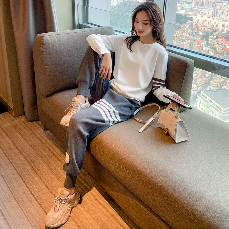 2026 New Casual Fashion Suit for Women, Spring and Autumn Knitted Loose Sweatshirt Sportswear Two-Piece Set, Stylish