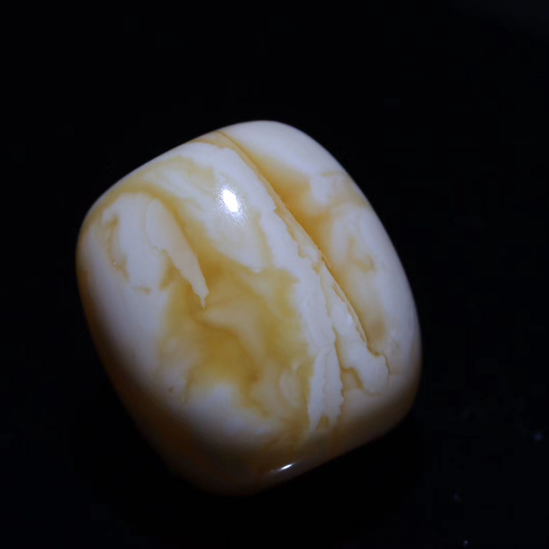 Xiaogui beeswax natural raw ore Russian material beeswax barrel beads thick wax texture