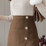 Кофейная шерстяная длинная демисезонная приталенная модная юбка, с акцентом на бедрах