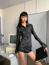 BUZHOU 24SS“office lady”重工蜡感紧身收腰正肩显瘦连体衬衫