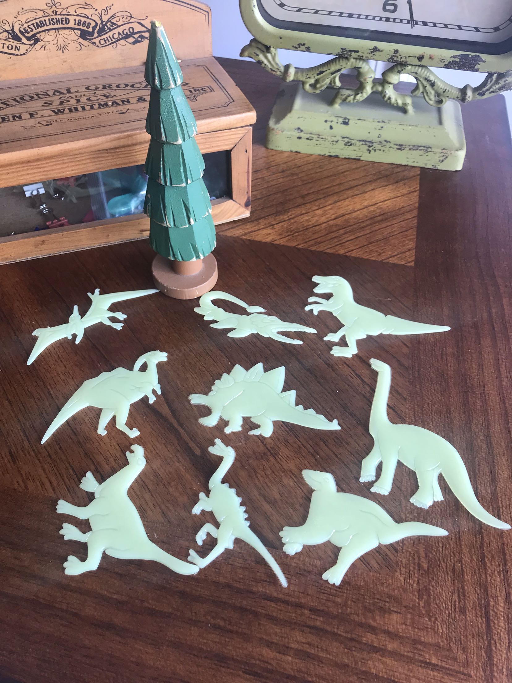 Export and foreign trade Luminous luminous dinosaur children's toys decorative patch novelty toys set of 9 pieces