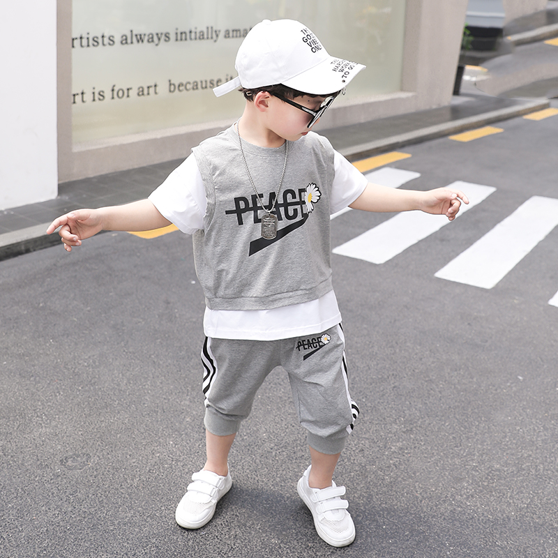 Japanese fashion children's short-sleeved t-shirt suit 2022 new summer boys all-match casual sports two-piece suit tide