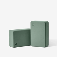 Светло-травяной зеленый – пара нарядов