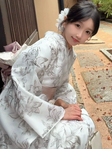 Японское классическое элегантное платье для путешествий