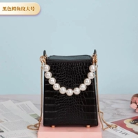 Большая цепь из жемчуга, крокодиловый принт