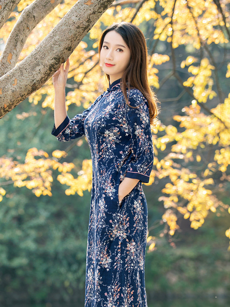 Qipao Improved version of the dress The long version of the loose version of the cotton linen reduces the color of the body and the wind and women's clothing