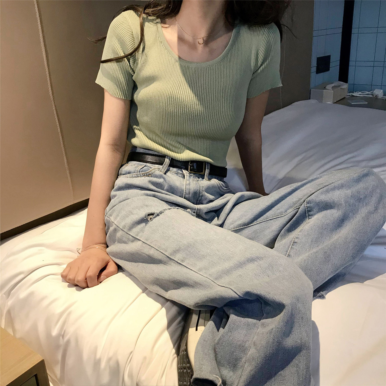 Sleeve Head White Undershirt Women's Summer Short Sleeve Knitwear Sweatshirt 2022 New Inner Hitch Wearing Korean version Conspico Skinny Blouse