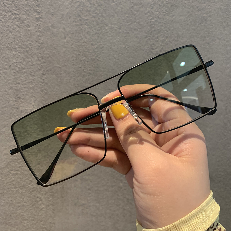 Sunglasses female 2022 trendy big face thin retro Korean street shot high-end glasses square sunglasses male