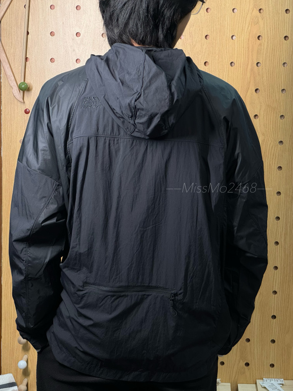 Outdoor Waterproof Hooded Storage Portable Jacket Skin Jacket ~ Produced by North and South