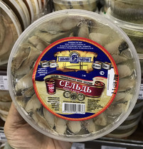 Russian supermarkets purchase canned fresh herring oil-soaked herring large boxes of canned fish pickled herring 480g