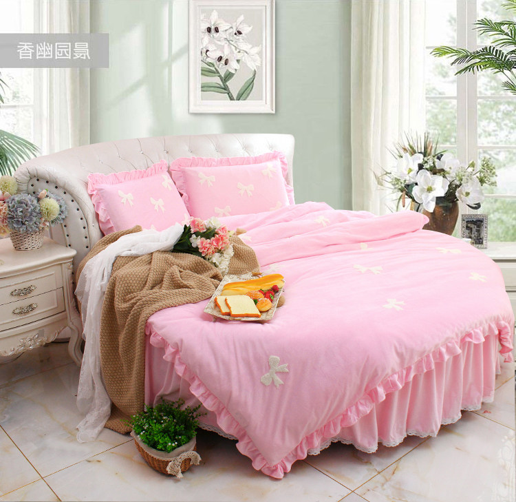 Ex-gratia new products Multi-style Promotional Crystal Suede Winter Warm Days Goose Down Round Bed Four Pieces Round Bed Cover 2 m