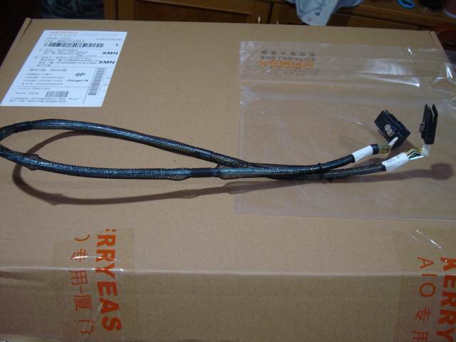 Dell Y100N 0Y100N R910 R910 server PERC H200 H700 SAS B CABLE