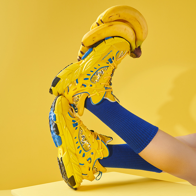 0点开始 袁昊代言 361度 小黄人联名款 女式跑鞋 双重优惠折后￥209包邮