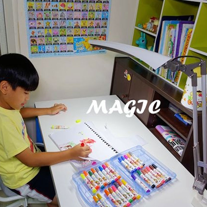 5Cgo MAGIC MA523 Child LED Drawing Learning to read work Professional table lamp Eye arm lamp Taiwan