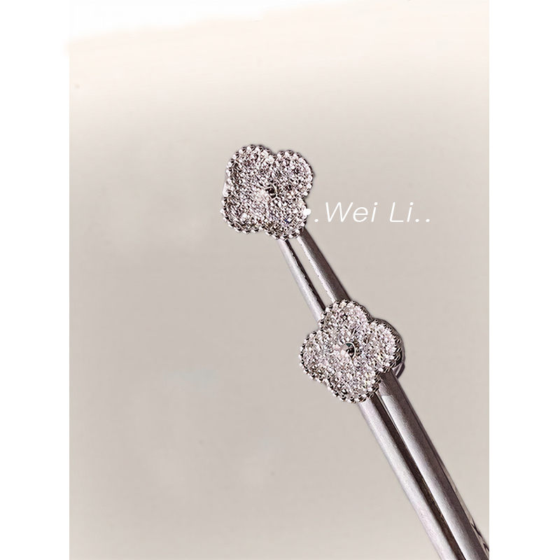 【Unbranded】Four-Leaf Clover Five-Flower Bracelet, Women's Necklace, Earrings, Full Diamond Gold Craftsmanship High-End Version Ear Clips 【Unbranded】Four-Leaf Clover Five-Flower Bracelet, Women's Necklace, Earrings, Full Diamond Gold Craftsmanship High-End Version Ear Clips