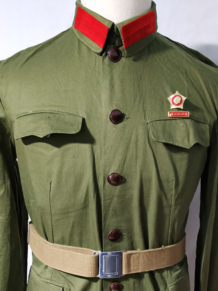 The 65-style red collar badge is only eligible to purchase the 65-style five-pointed star in our store, and it will not be shipped separately