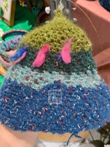 Sold as a souvenir a unique handmade piece. It’s so beautiful. I like this hat. It’s so beautiful.