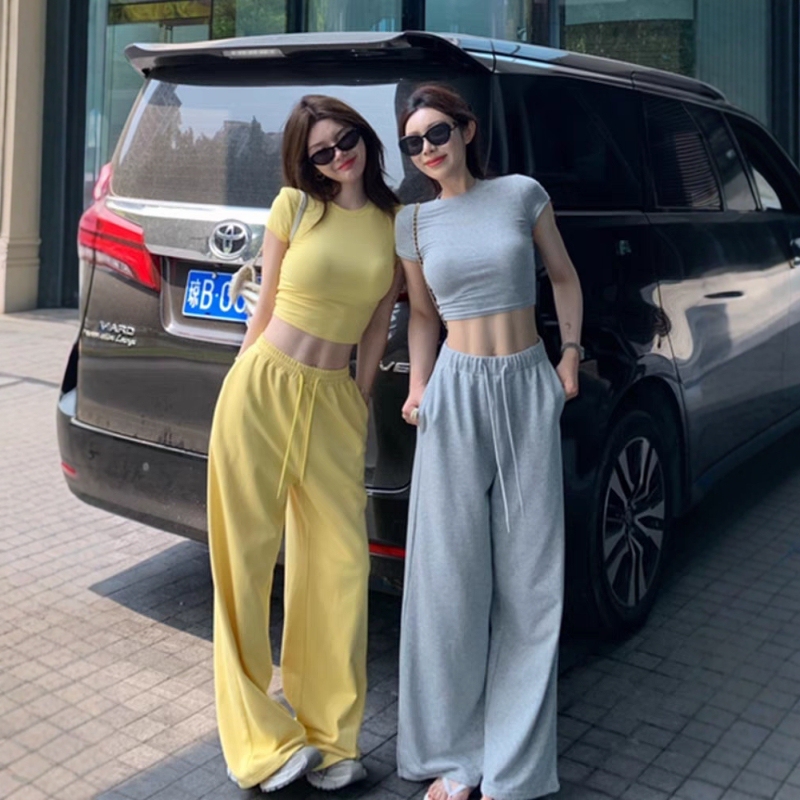 Fashionable Sportswear Suit for Women in Summer, Loose and Slimming, Sexy Slim-Fit Short-Sleeved Wide-Leg Pants, Casual Two-Piece Set, Trendy