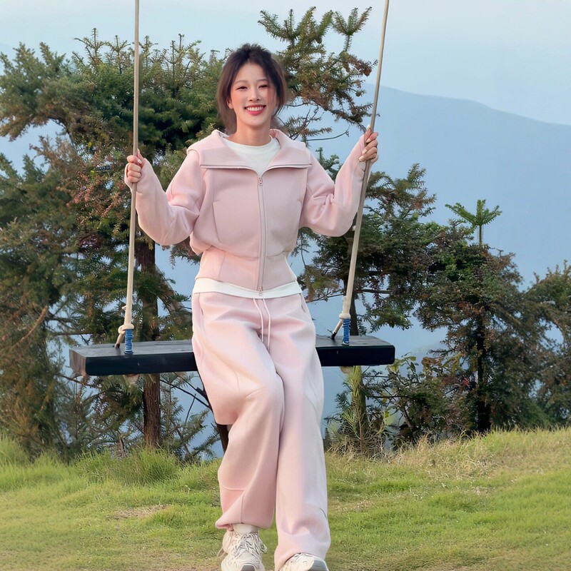 Salt-Style High-End Sportswear Set for Women, Autumn Student Korean Version, Loose, Fashionable, Age-Reducing Sweatshirt, Casual Two-Piece Set Salt-Style High-End Sportswear Set for Women, Autumn Student Korean Version, Loose, Fashionable, Age-Reducing Sweatshirt, Casual Two-Piece Set