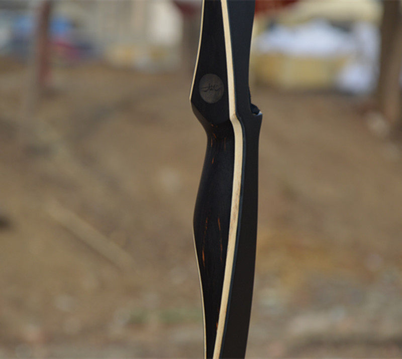 (Buyer Villager) Bowsmith Villager Makes Bows and Arrows Black Ant Bow Beautiful Longbow Recurve Bow Archery Equipment