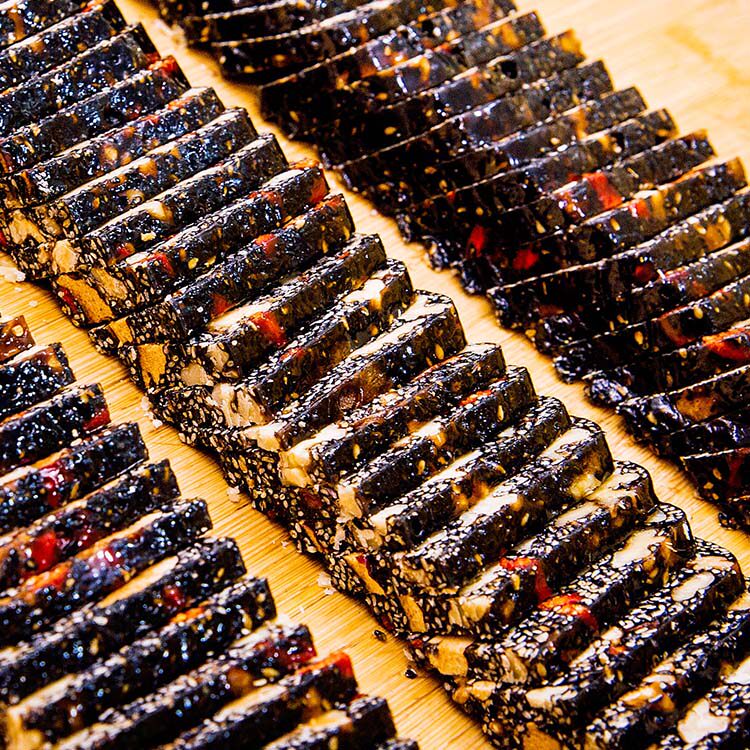 Pure hand-made cake custom