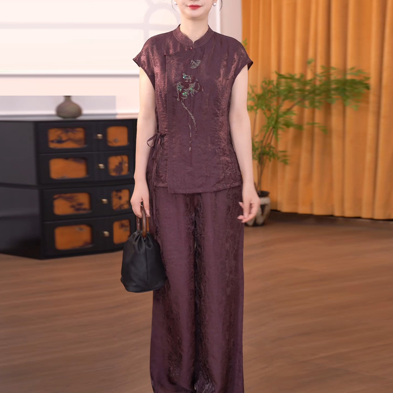 2026 New Style Summer Outfit for Moms, Elegant Set for Middle-Aged Moms, New Chinese-Style Clothing for Women, Short-Sleeve Two-Piece Set with a Refined Look 2026 New Style Summer Outfit for Moms, Elegant Set for Middle-Aged Moms, New Chinese-Style Clothing for Women, Short-Sleeve Two-Piece Set with a Refined Look