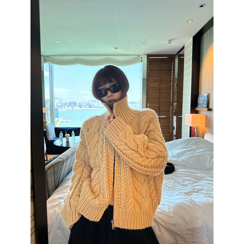 Here Yaya Shop 10.7 Ginger Gummy Special Edition Heavy-Duty Machine Twisted 20% Wool Stand Collar Sweater Here Yaya Shop 10.7 Ginger Gummy Special Edition Heavy-Duty Machine Twisted 20% Wool Stand Collar Sweater